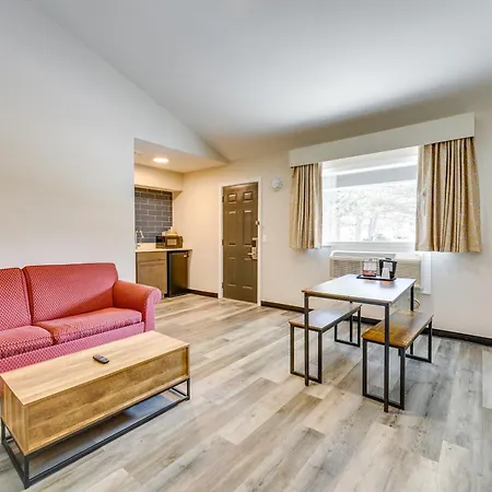 Wfh-Friendly Studio Near Lighthouse Beach!